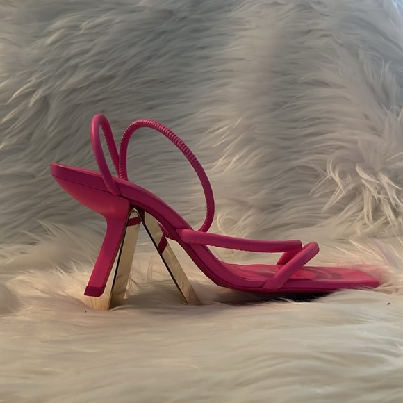 NWOB Schutz x Revolve Shalla Heel in Bright Pink Sz 9